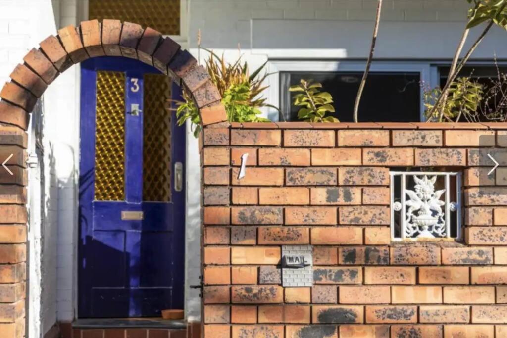 Apartment Charming Front Retreat Sydney