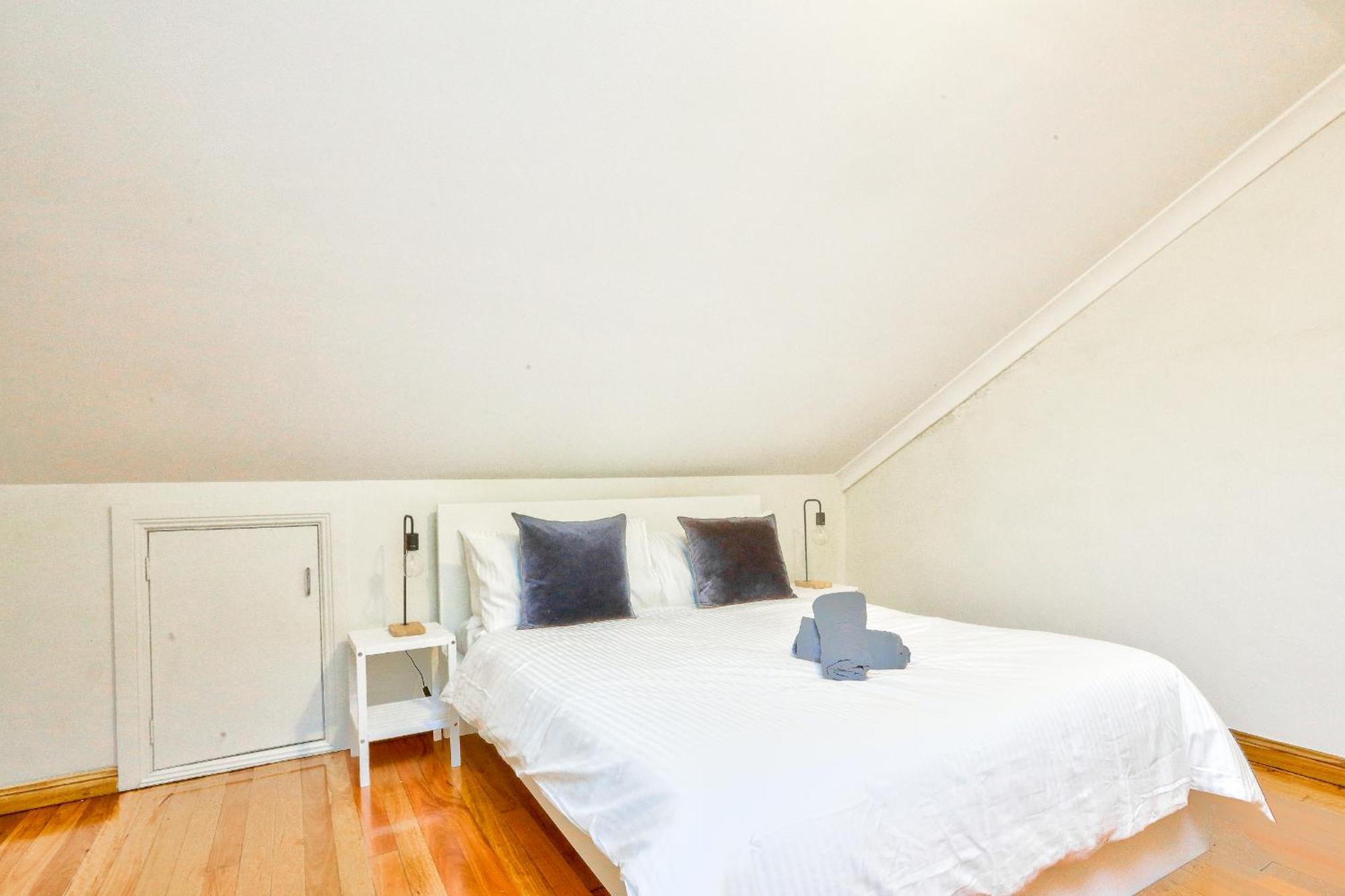 Comfortable 3 Bedroom House Pyrmont Sydney