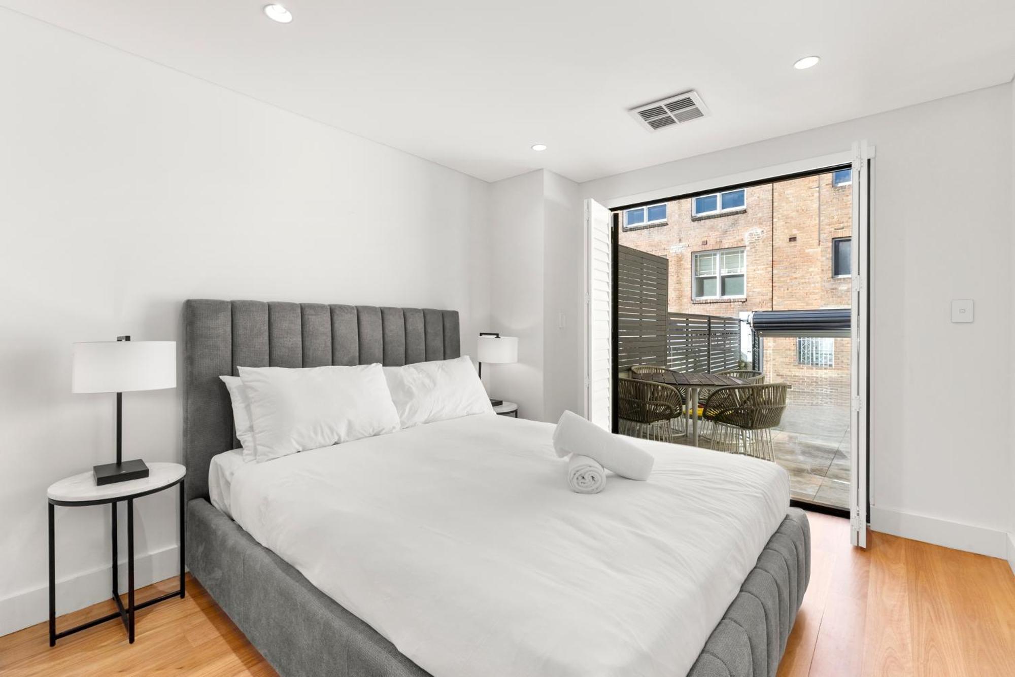 Luxurious 3-story Terrace In Potts Point Apartment