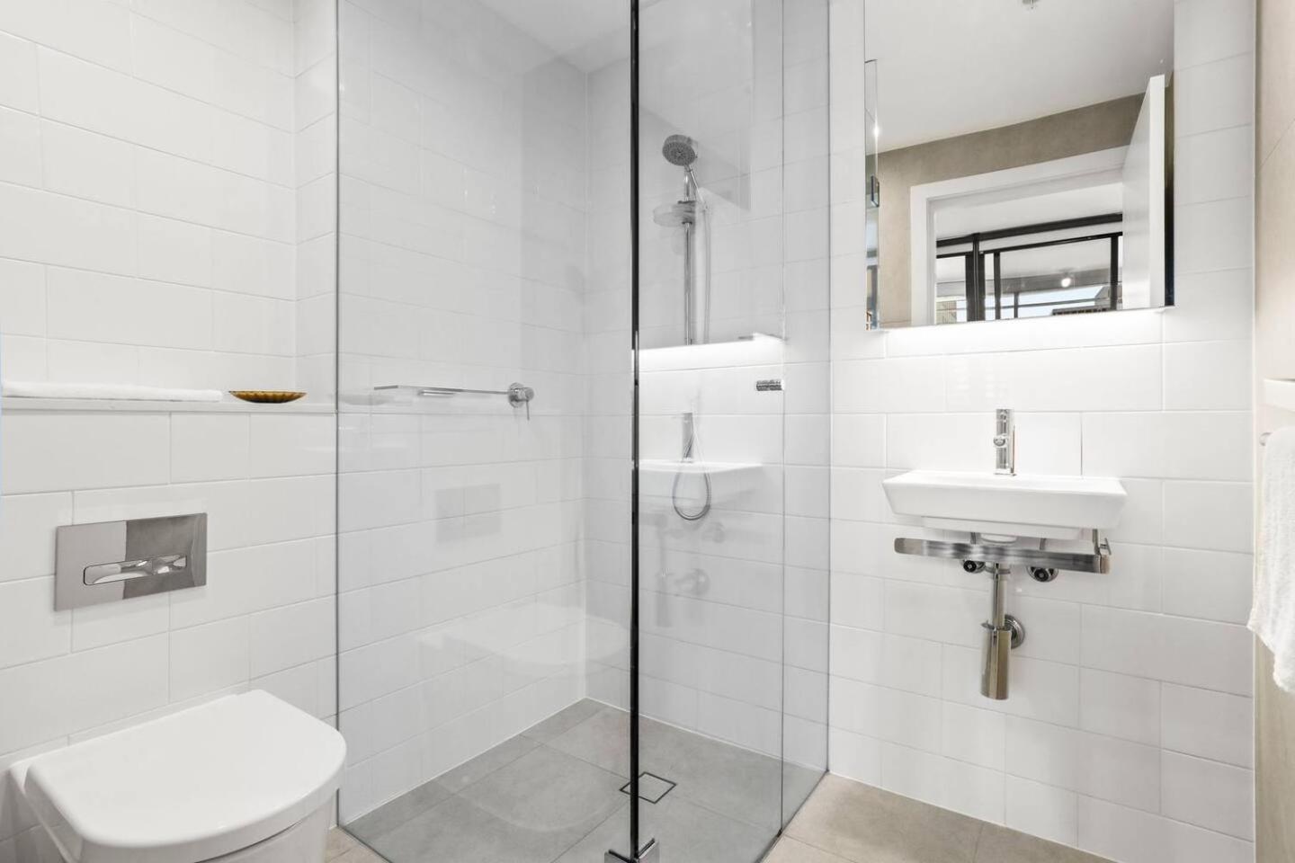 Apartment Stylish 2 Bed In Cbd With Pool, Gym & Sauna Sydney