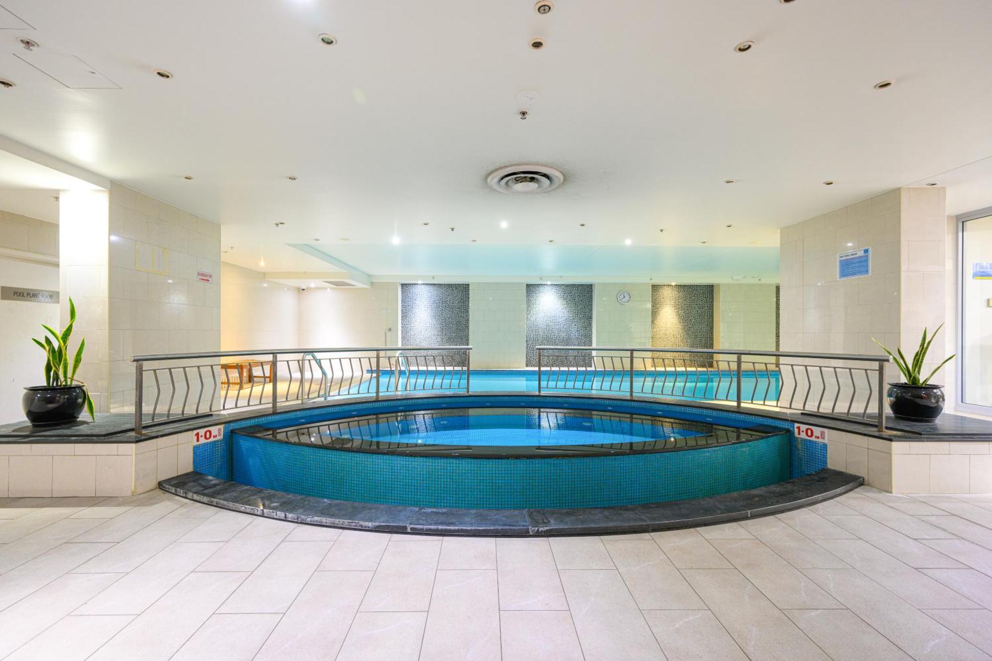 Haymarketdarling Harbourchina Town With Poolgym