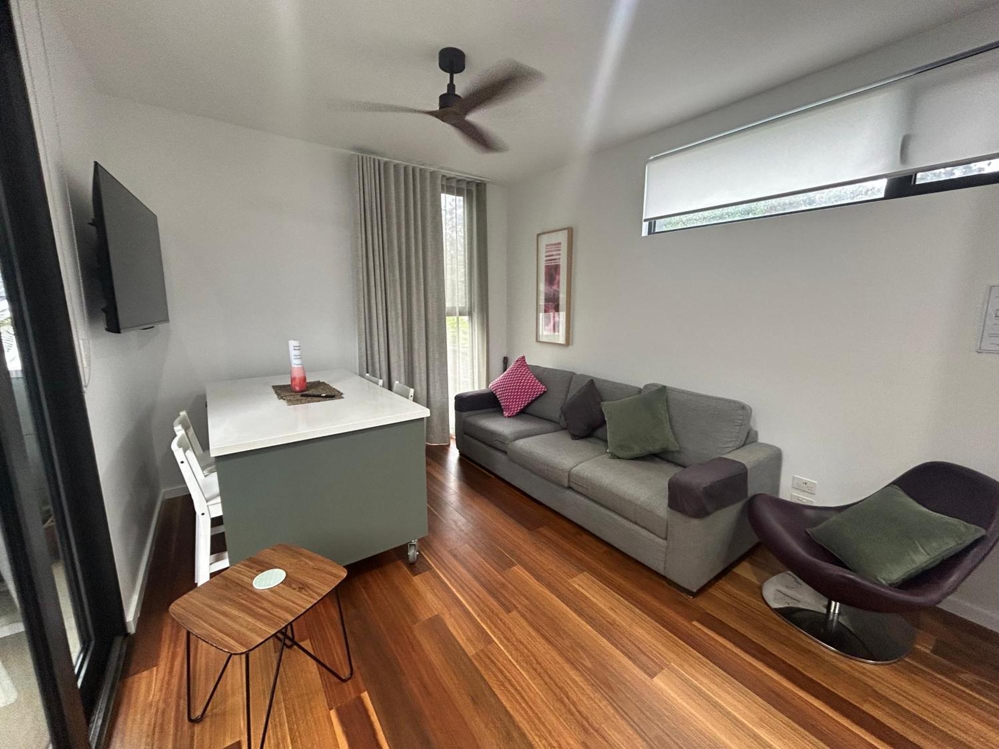 Bushland Setting Close To Cbd- Stand Alone Apartment *