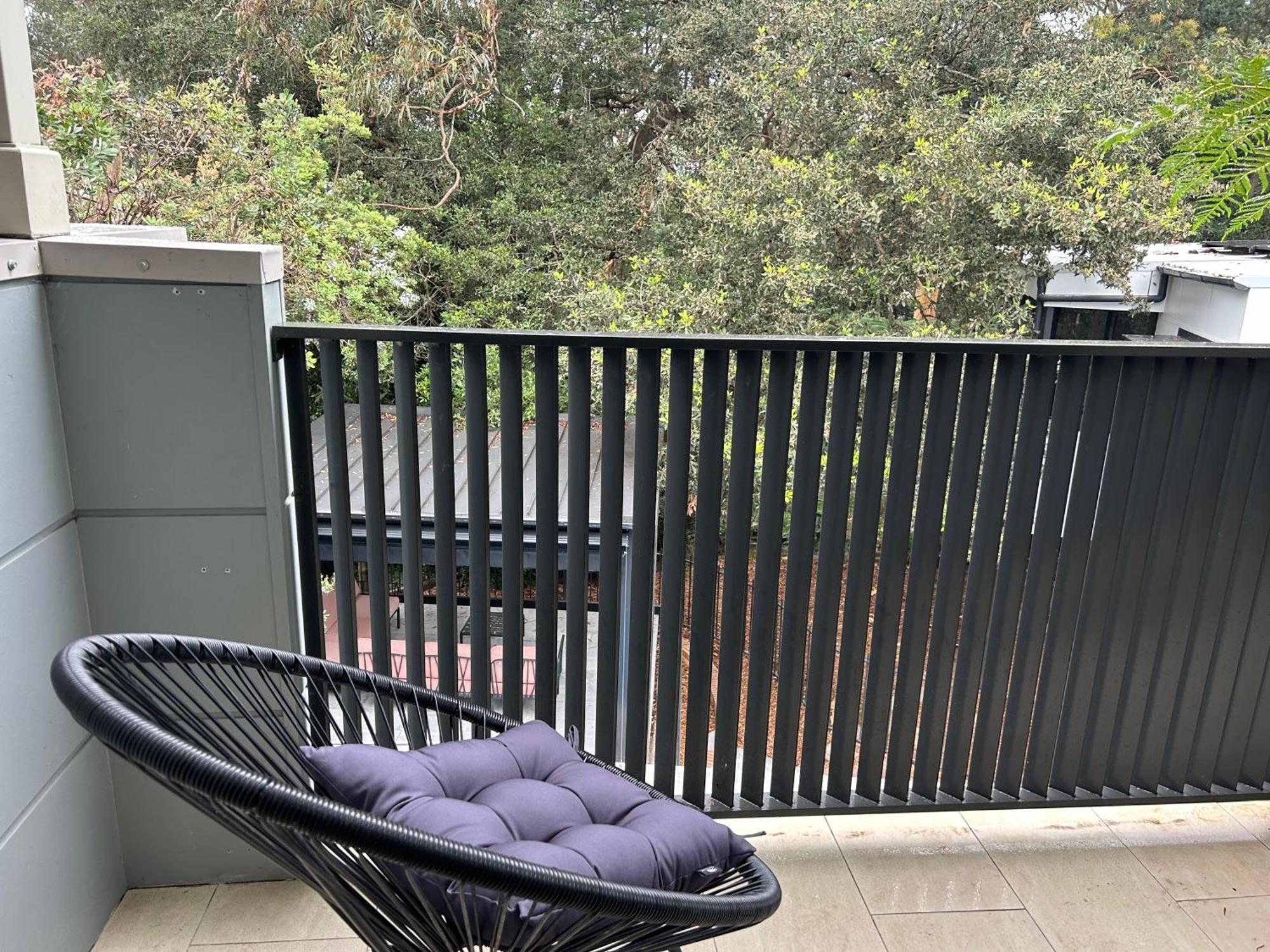 Apartment Bushland Setting Close To Cbd- Stand Alone Sydney