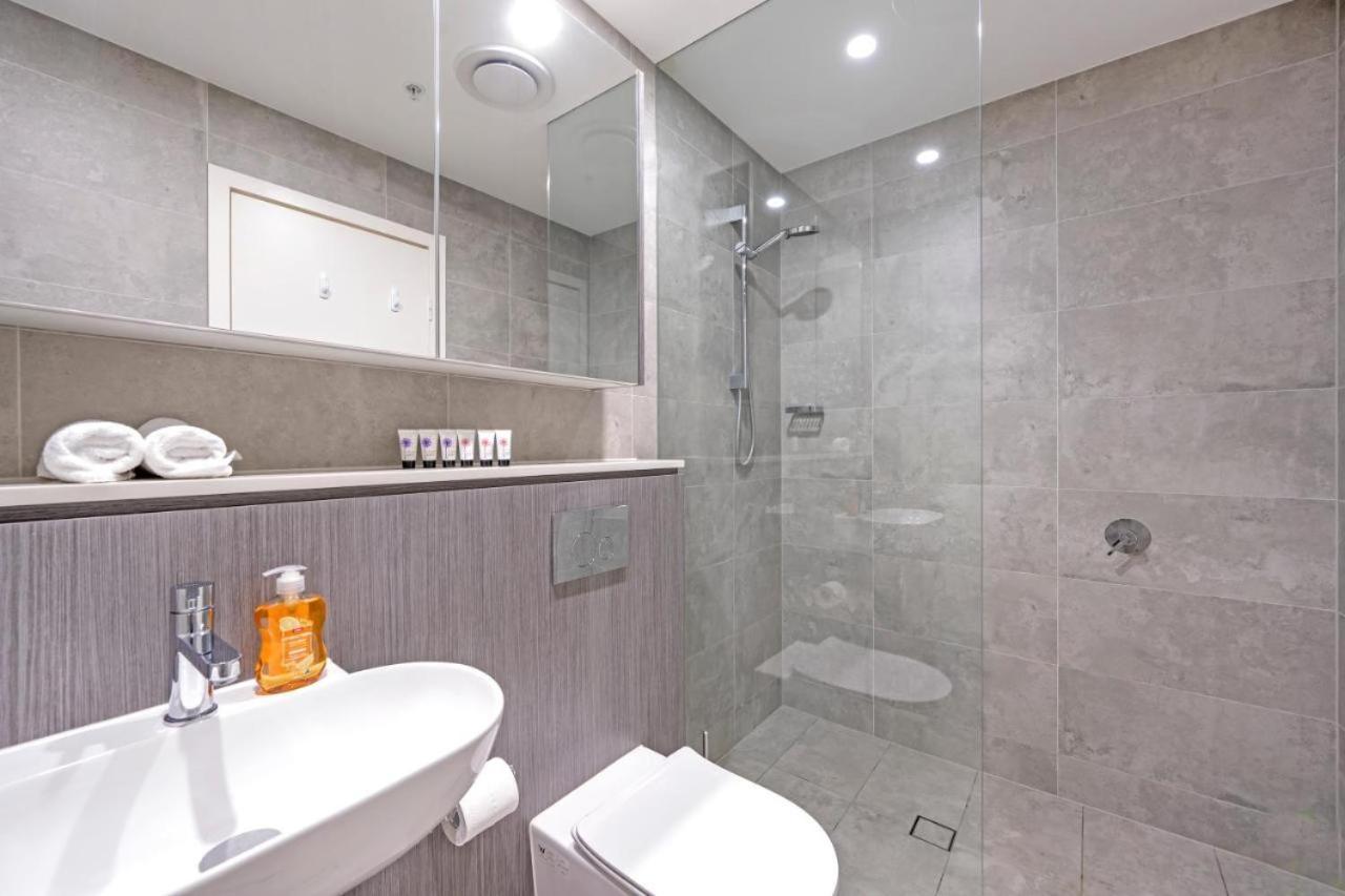 Luxury Loft 3 Bed, 2 Bath, Sleeps 6, Pool, Bbq, No Parties Apartment Sydney