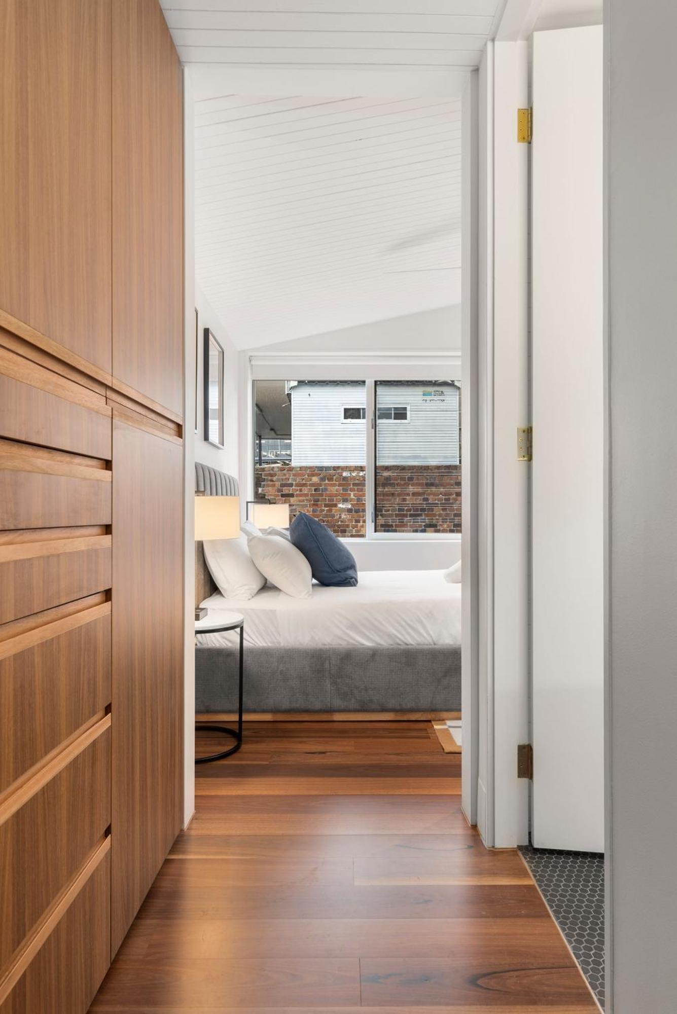 Apartment 2-4 Trinity Avenue *