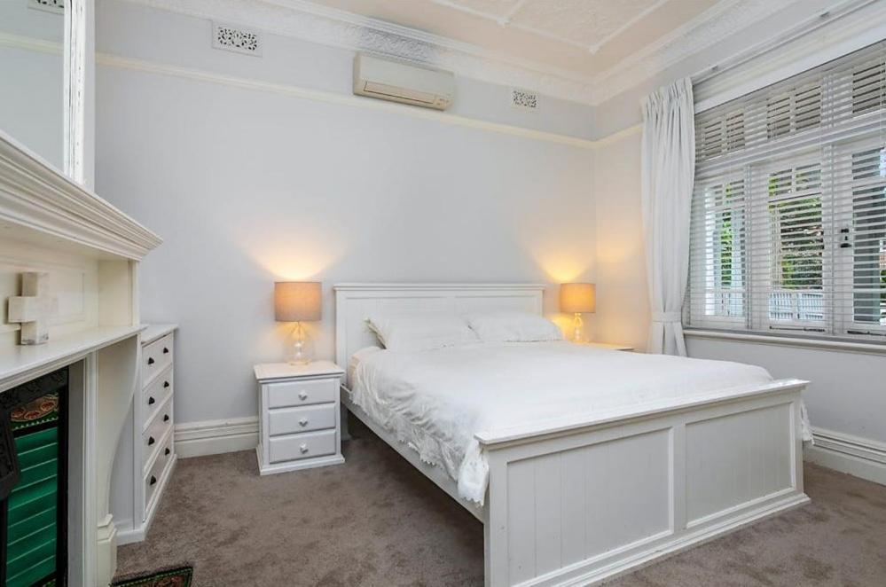 Manly Waves & Aparthotel Sydney
