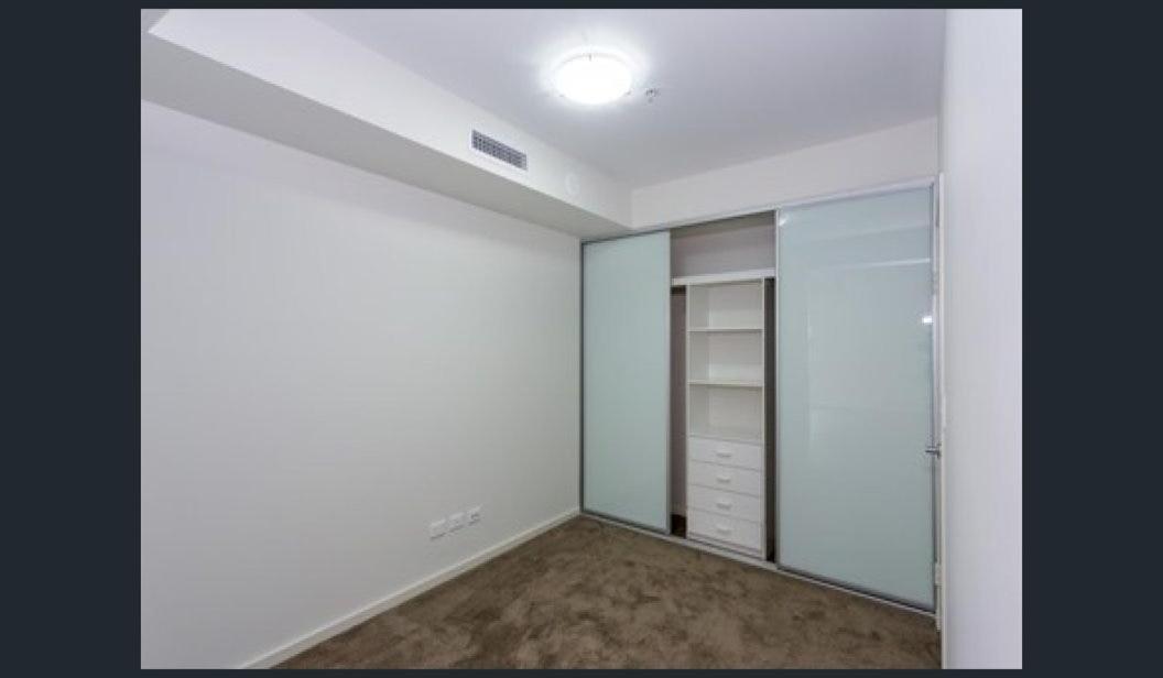 Ease Au Sidney