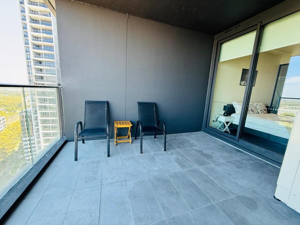 New Olympic Park 3beds -parking, Pool, Gym Apartment *