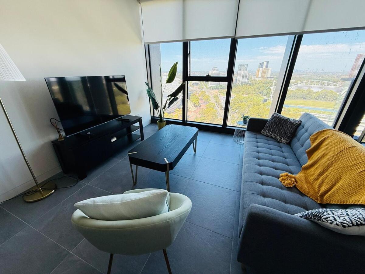 New Olympic Park 3beds -parking, Pool, Gym Apartment Sydney