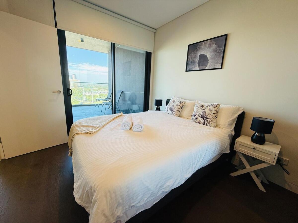 Apartment New Olympic Park 3beds -parking, Pool, Gym