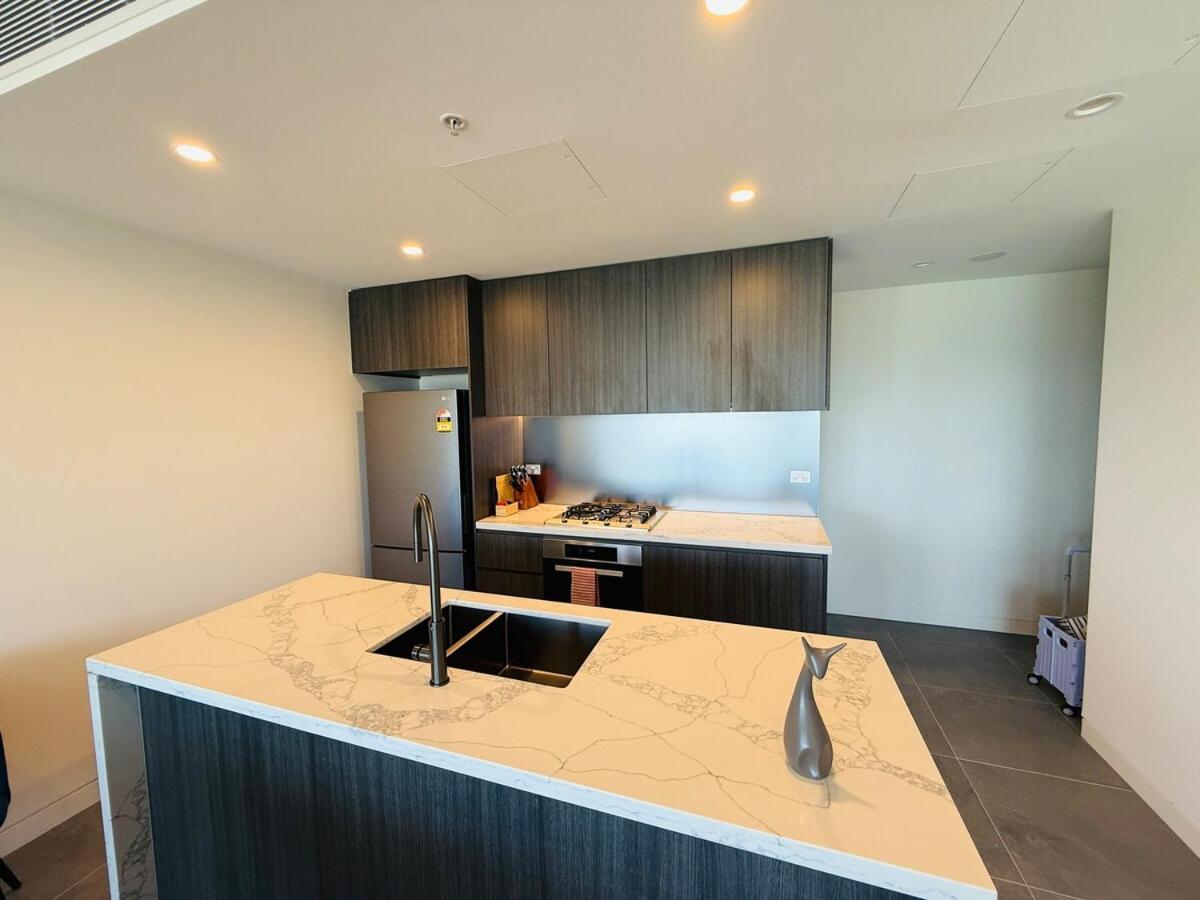 Apartment New Olympic Park 3beds -parking, Pool, Gym