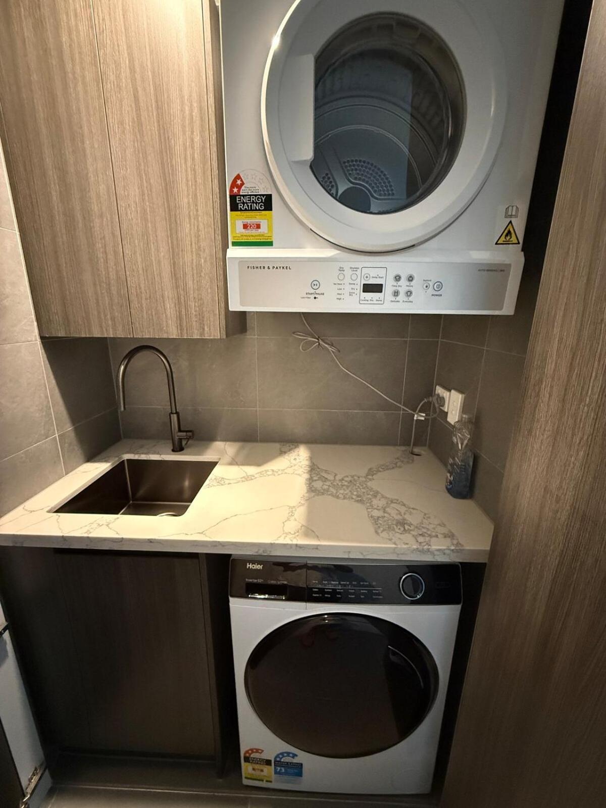 Apartment New Olympic Park 3beds -parking, Pool, Gym *