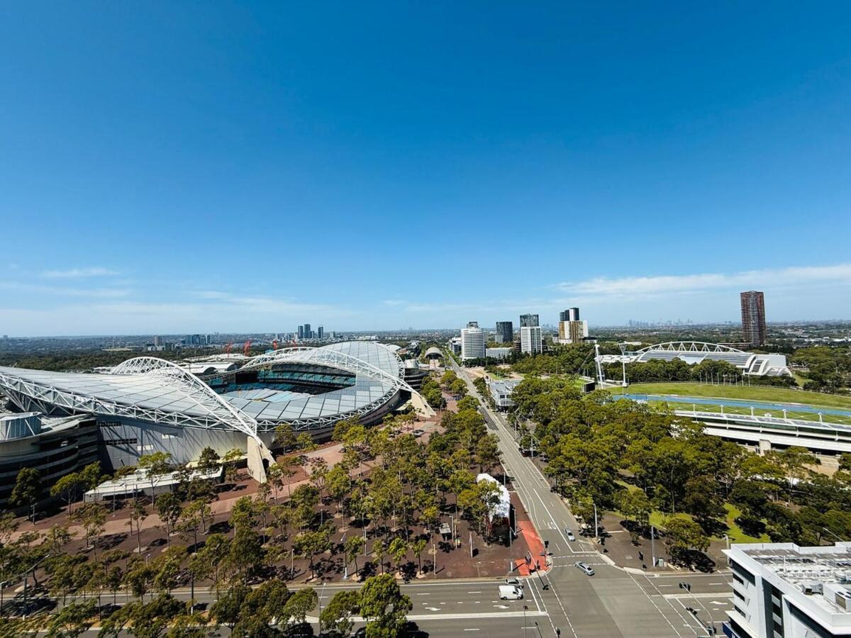 New Olympic Park 3beds -parking, Pool, Gym Sydney