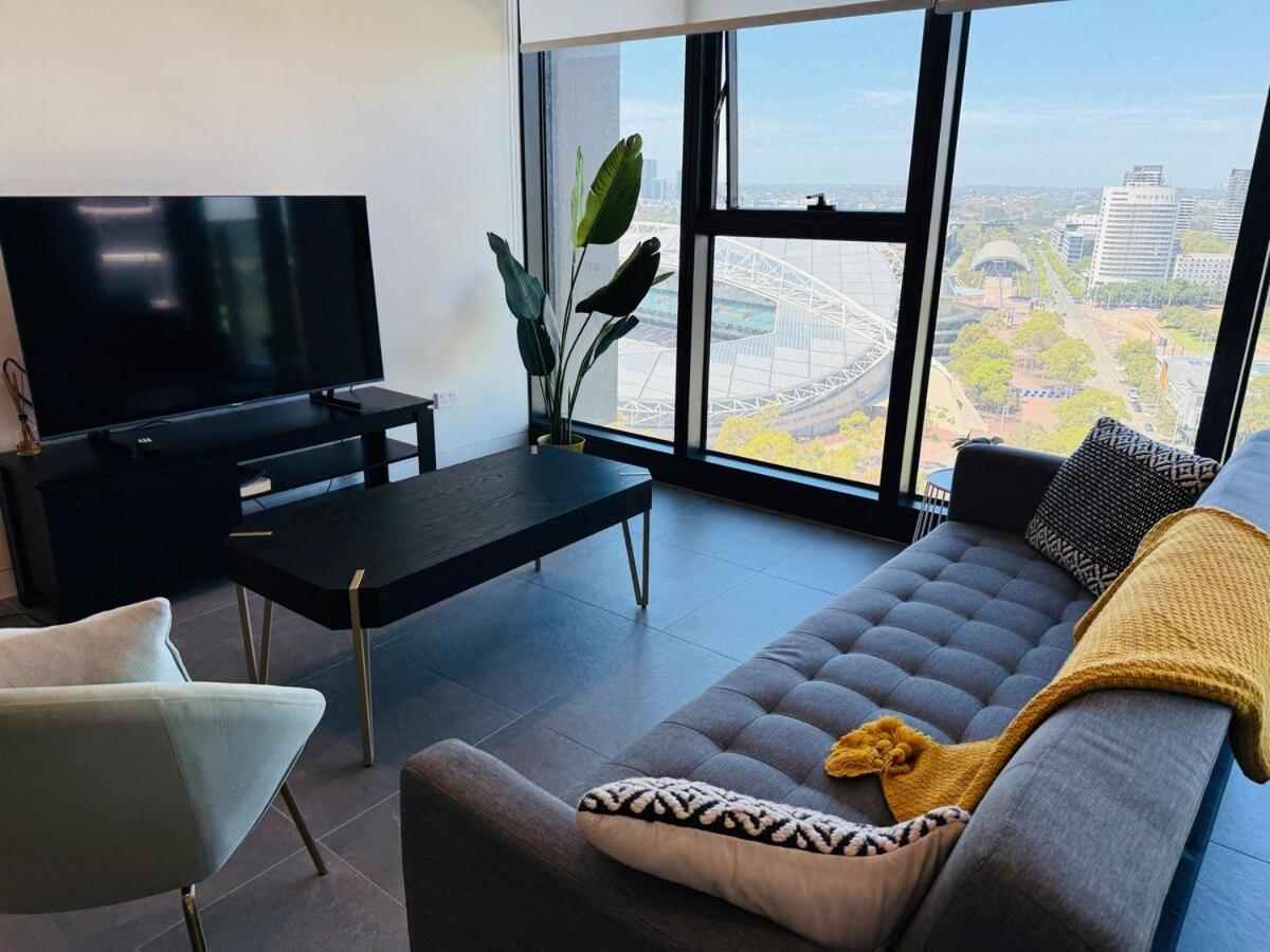 New Olympic Park 3beds -parking, Pool, Gym Apartment Sydney
