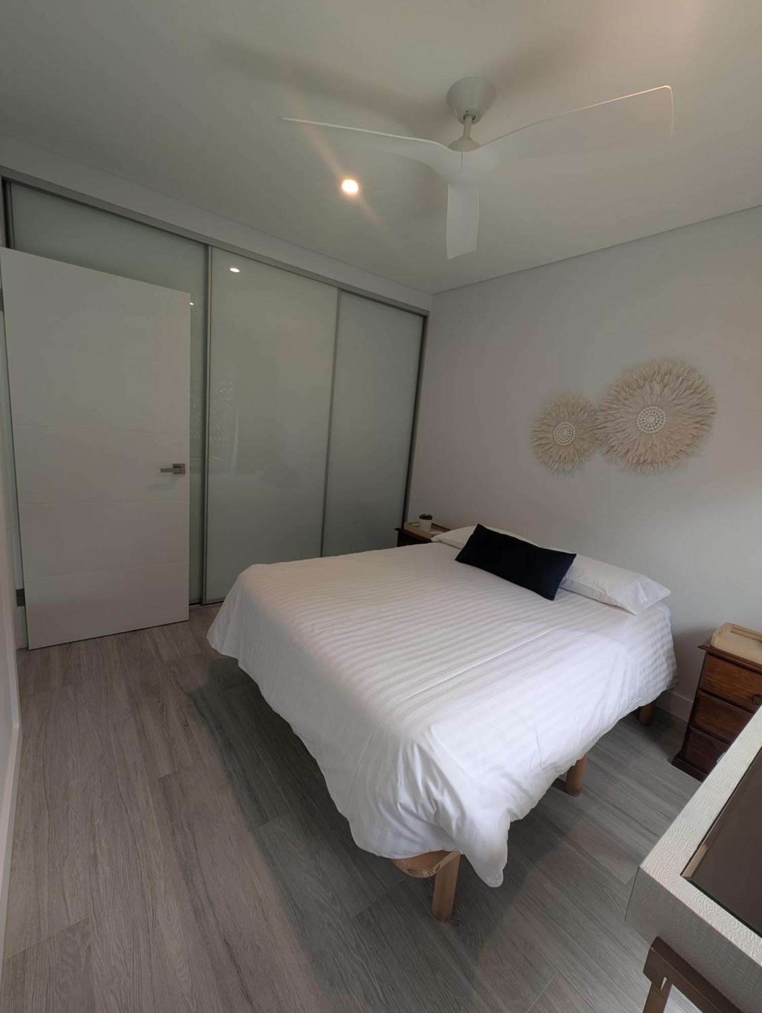 2 Bedroom With Garden Views In Guest house Sydney