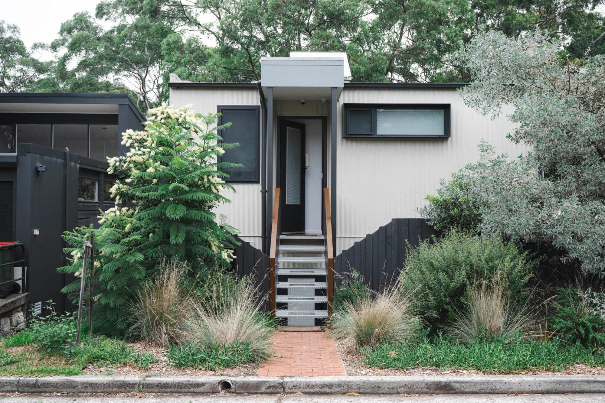 Apartment Bushland Setting Close To Cbd- Stand Alone *