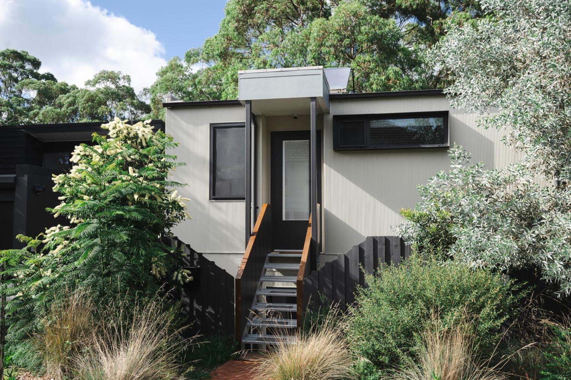 Bushland Setting Close To Cbd- Stand Alone *