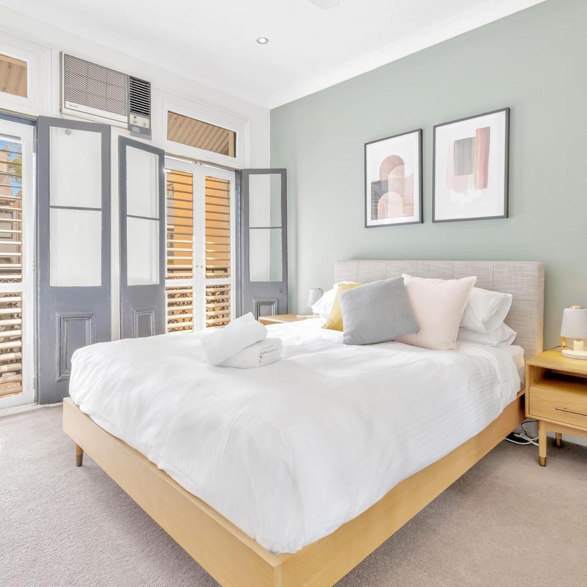 Heritage Surry With Skylight Sydney
