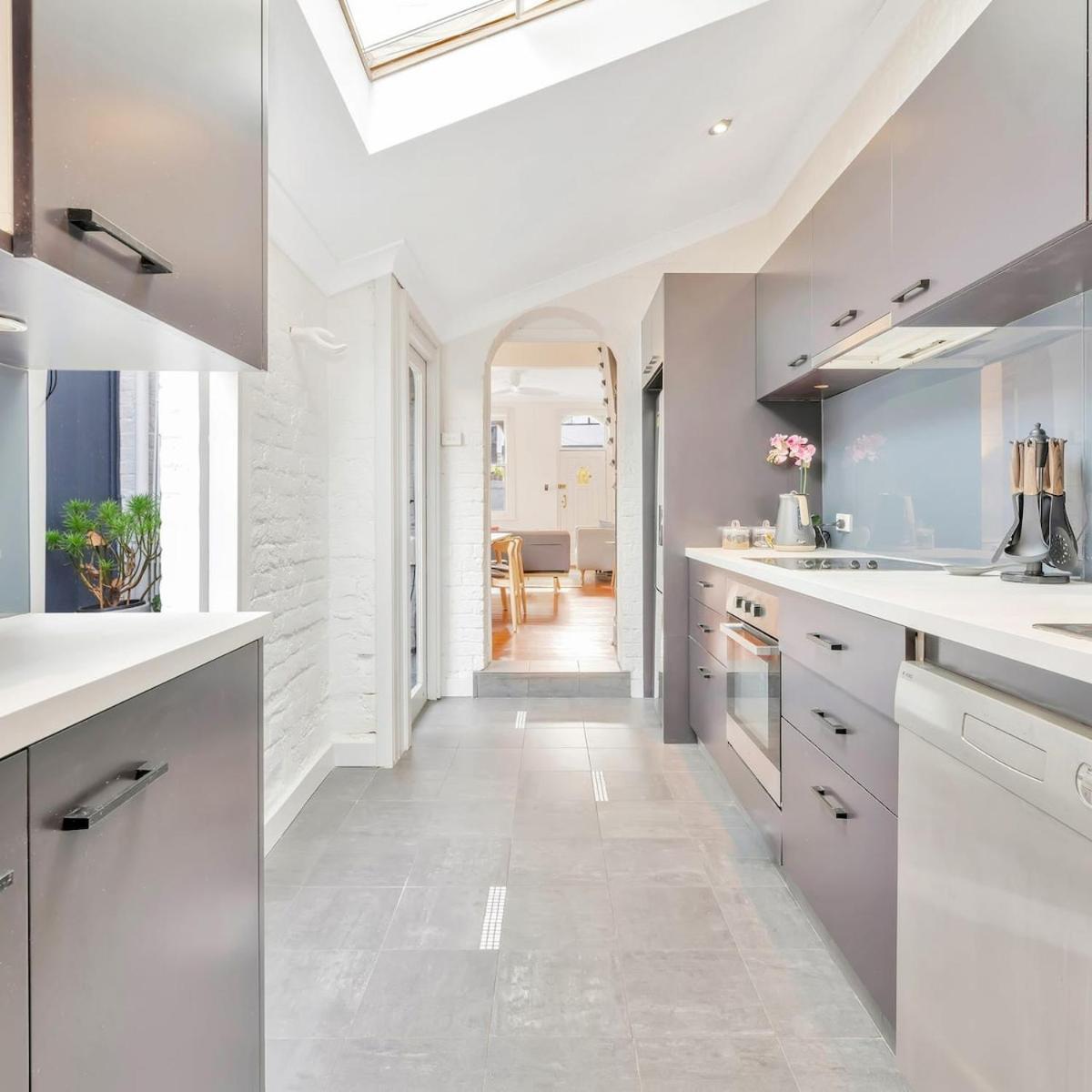 Heritage Surry With Skylight *