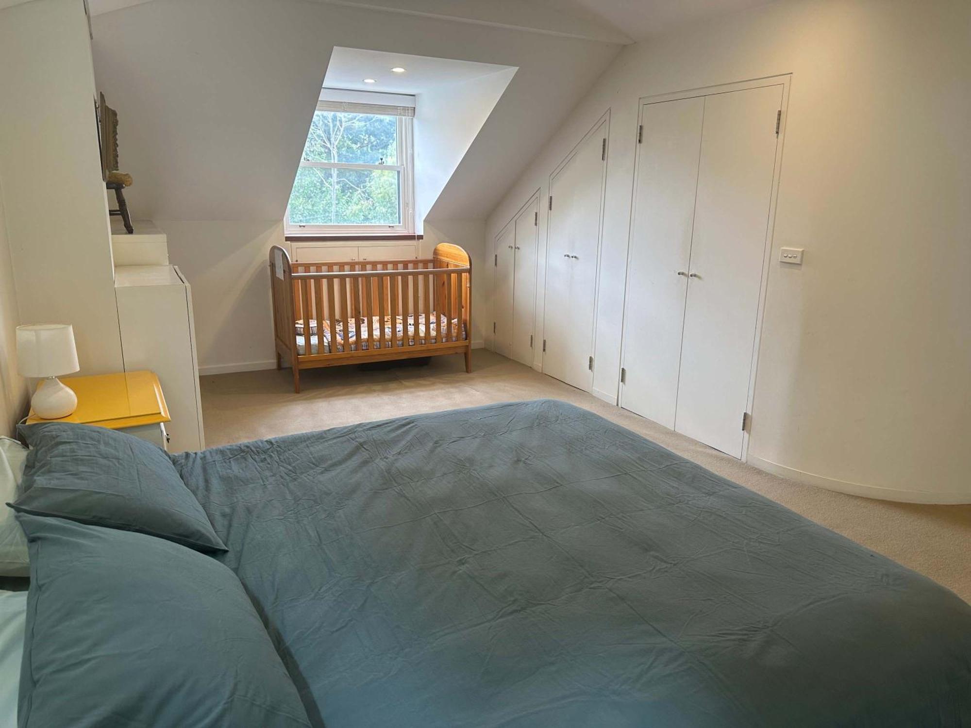 Blue Wren - Pet Friendly 3br House With Parking Holiday home Sydney