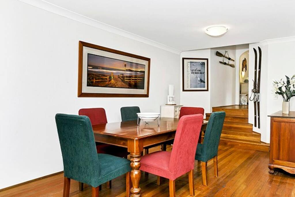 Mortn - Perfect Family Abode With Courtyard *