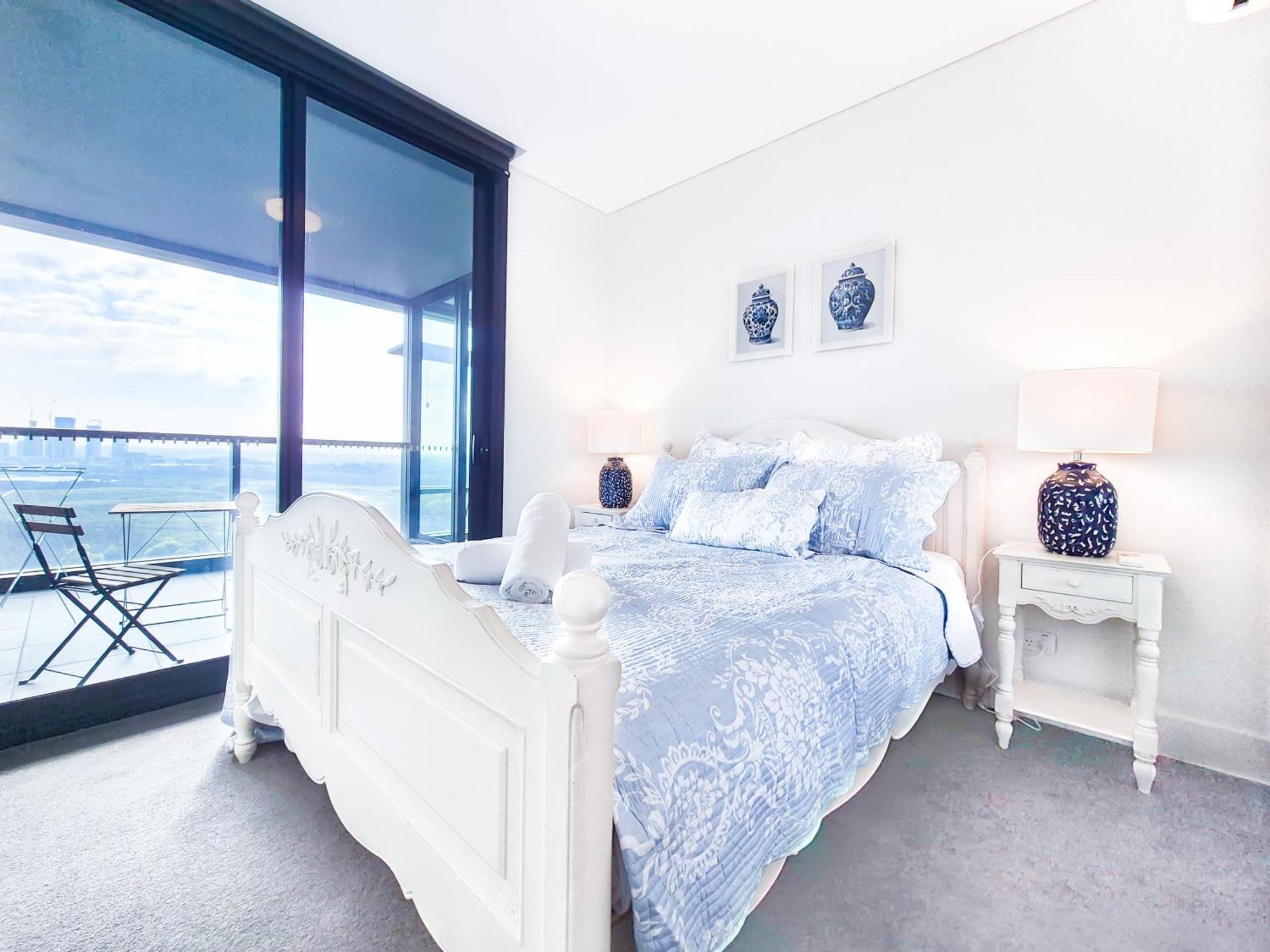Hamptons Style 2br & Kid W View In Olympic Park Apartment *