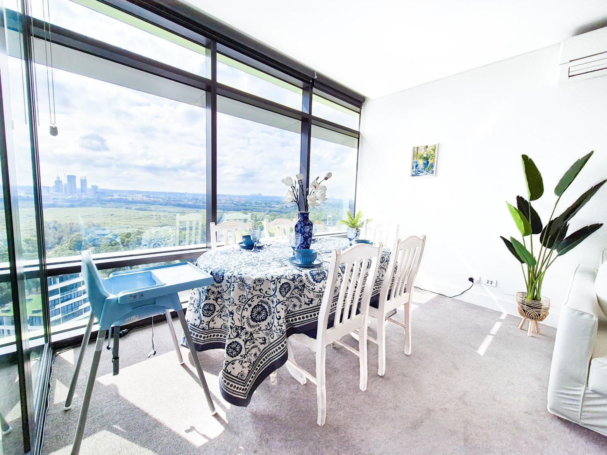 Apartment Hamptons Style 2br & Kid W View In Olympic Park Sydney