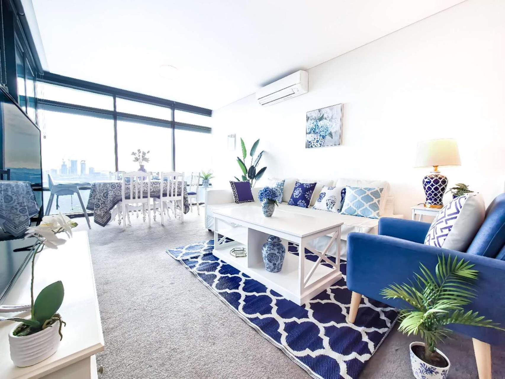 Hamptons Style 2br & Kid W View In Olympic Park Apartment