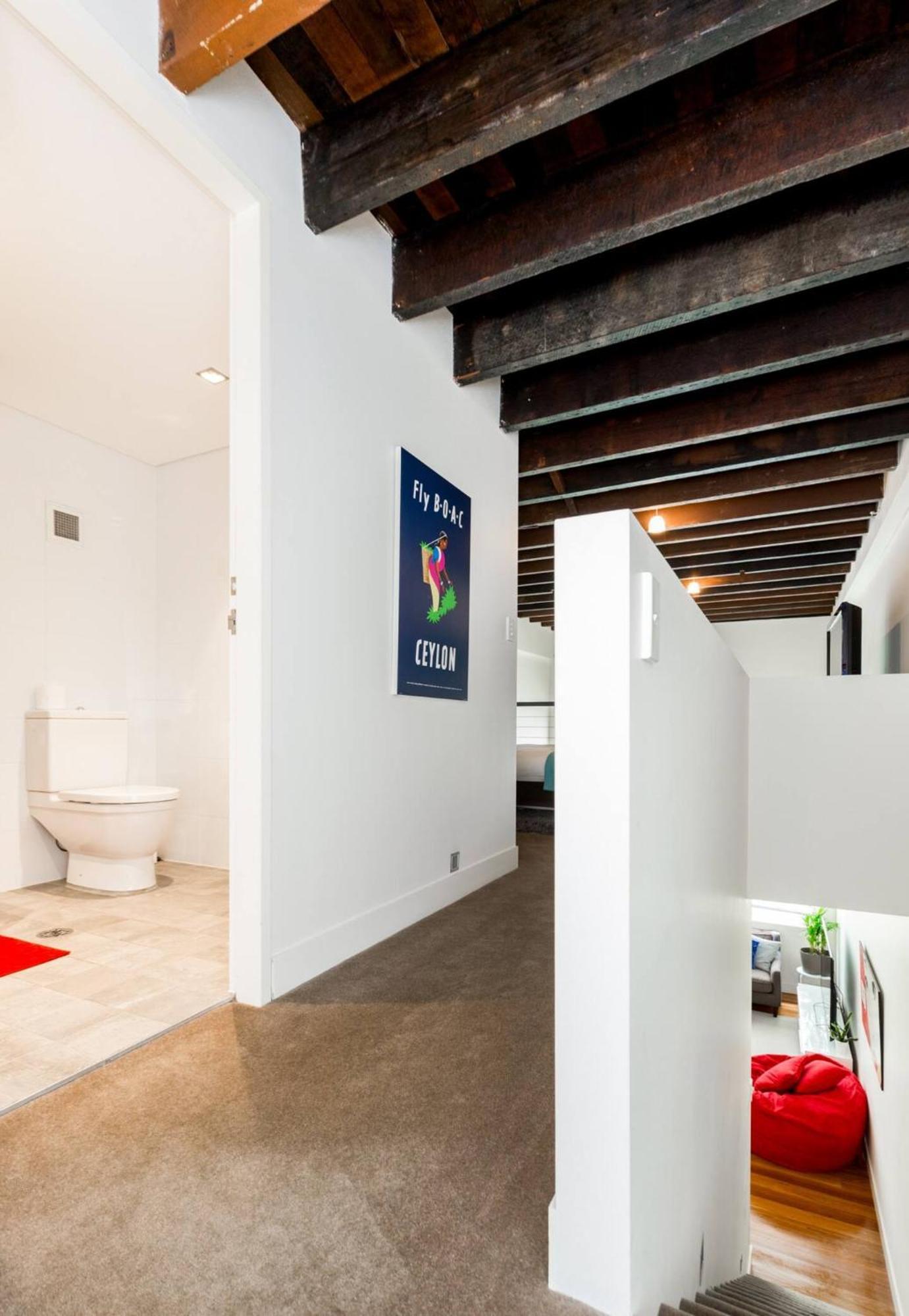 Apartment Oversized Designer Warehouse In Surry Hills *