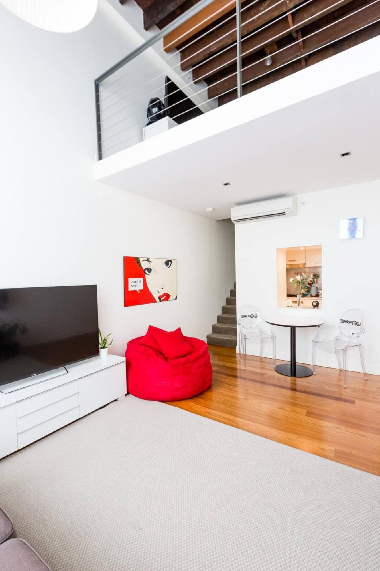 Apartment Oversized Designer Warehouse In Surry Hills