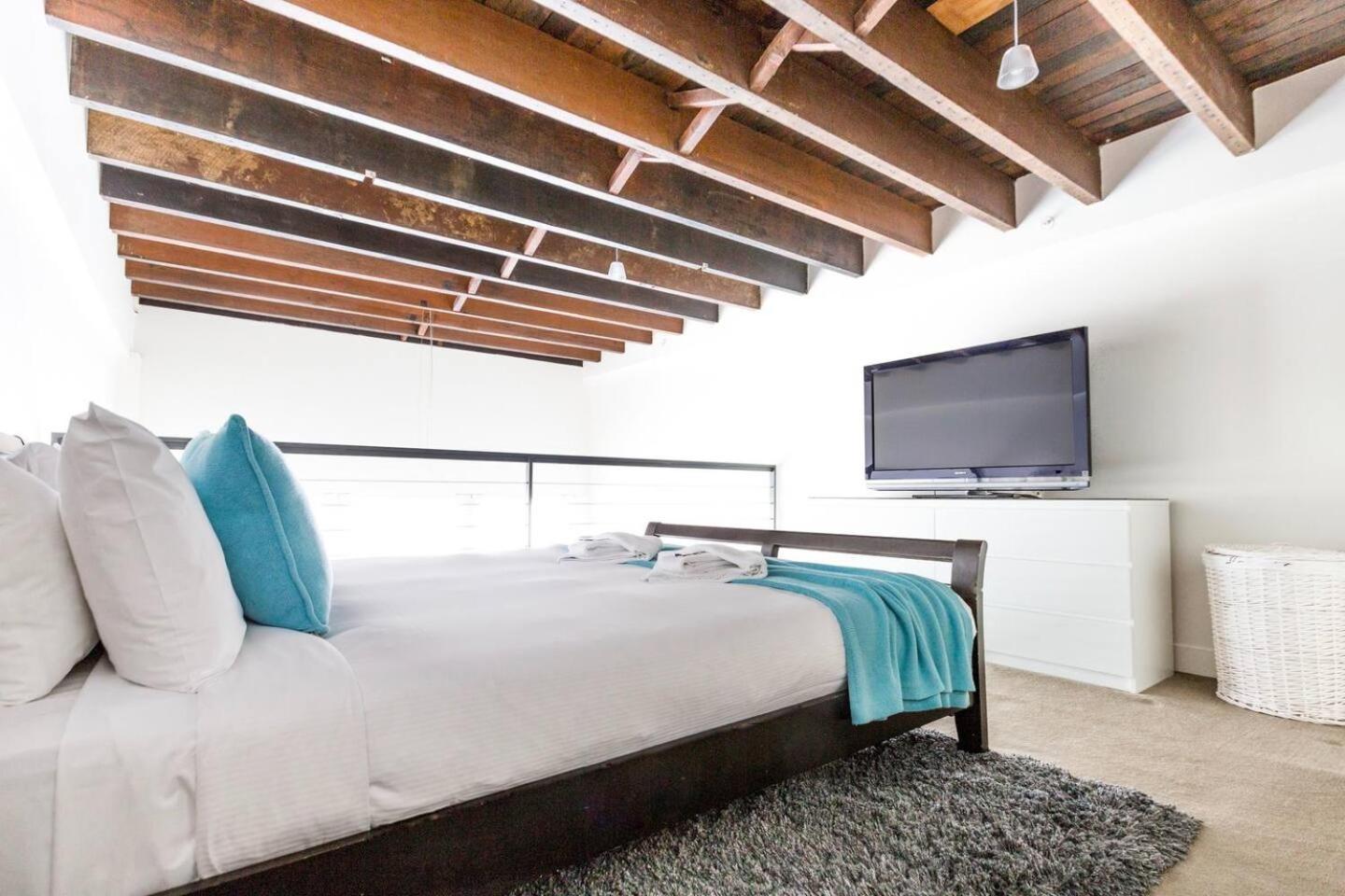 Oversized Designer Warehouse In Surry Hills * Sydney
