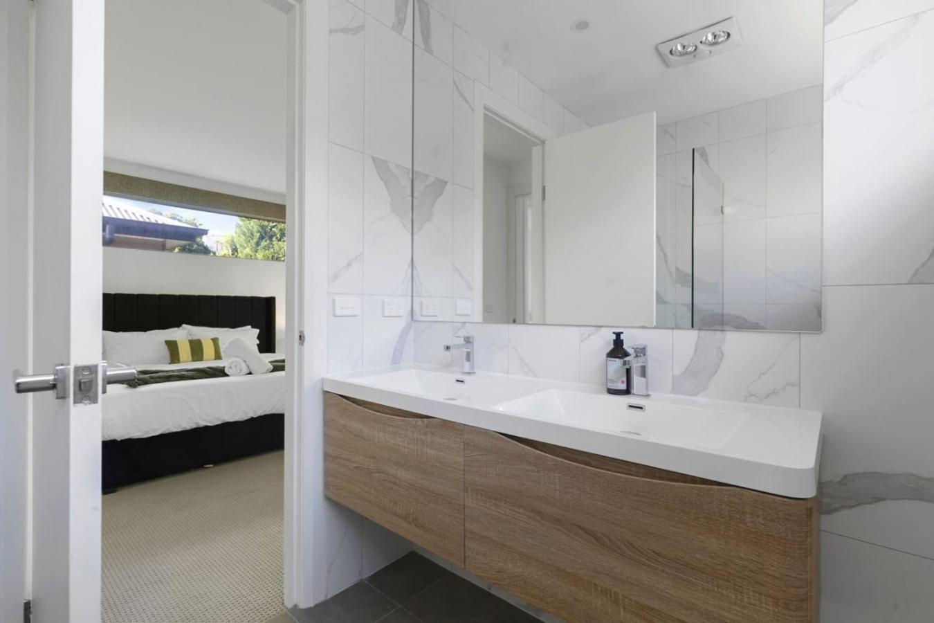 Holiday home 4 Bdr Federation Style Sydney
