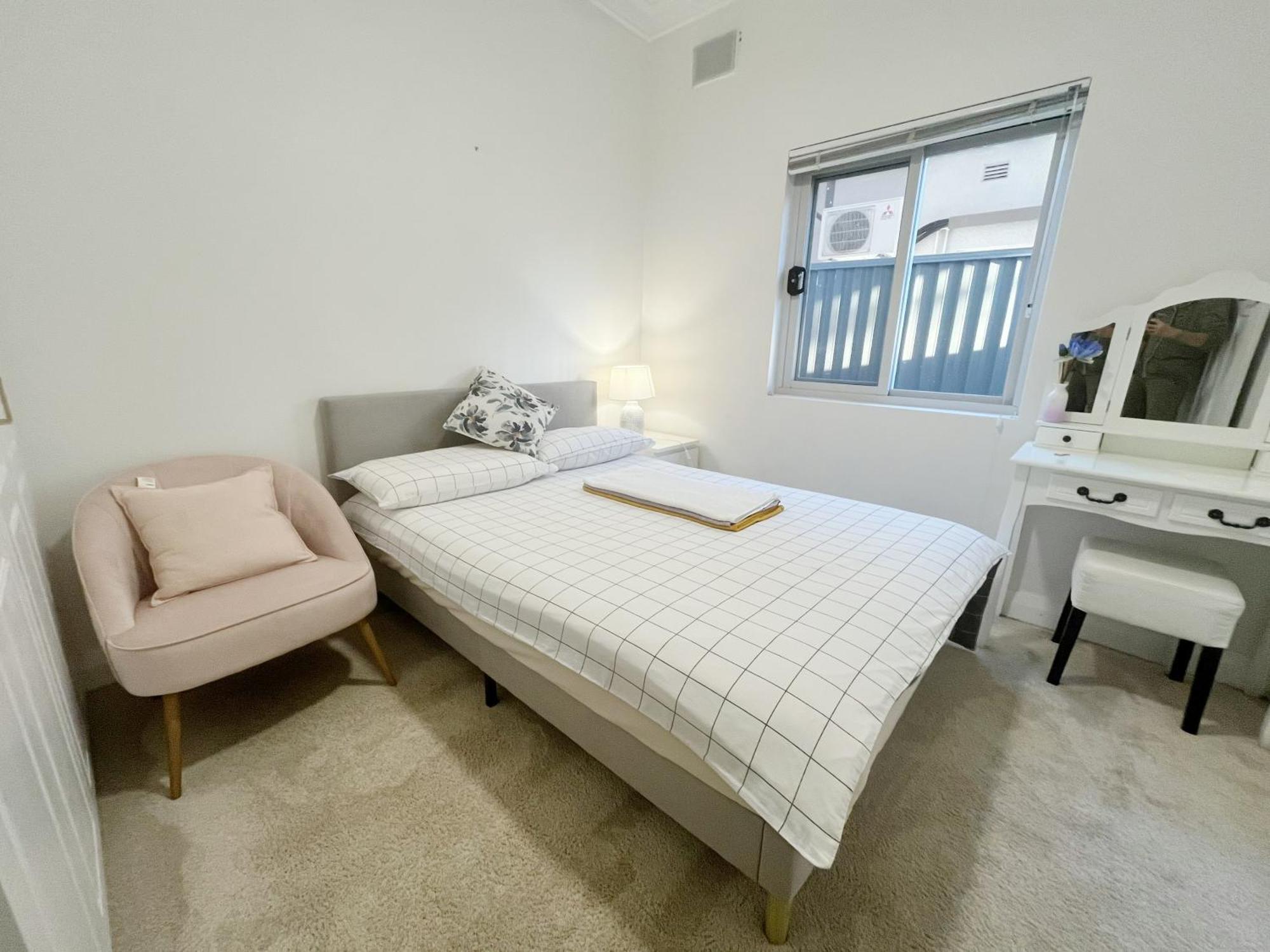 Homestay Small B Of South Bay And Airport *