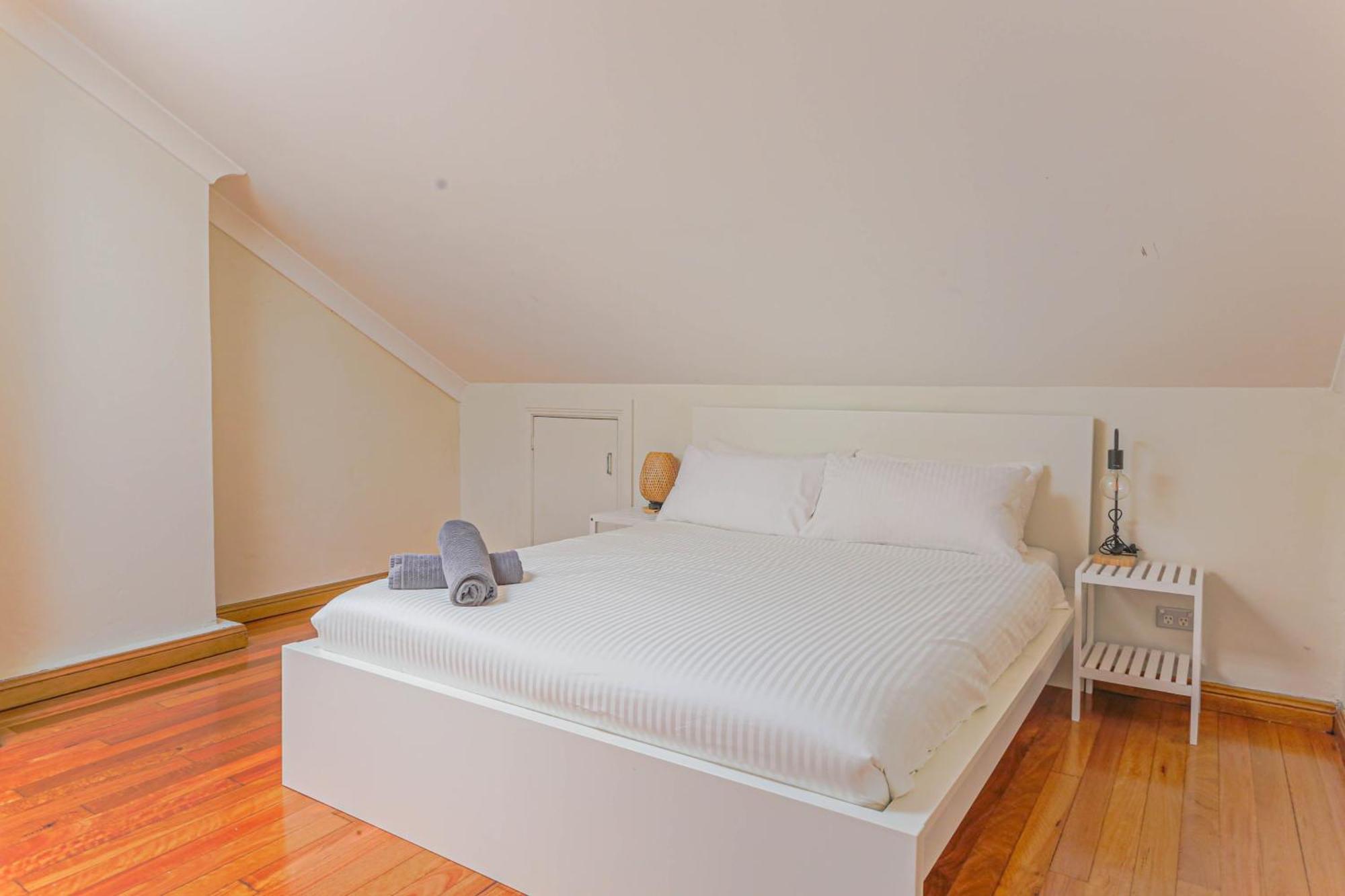 Comfortable 3 Bedroom House Pyrmont Holiday home *