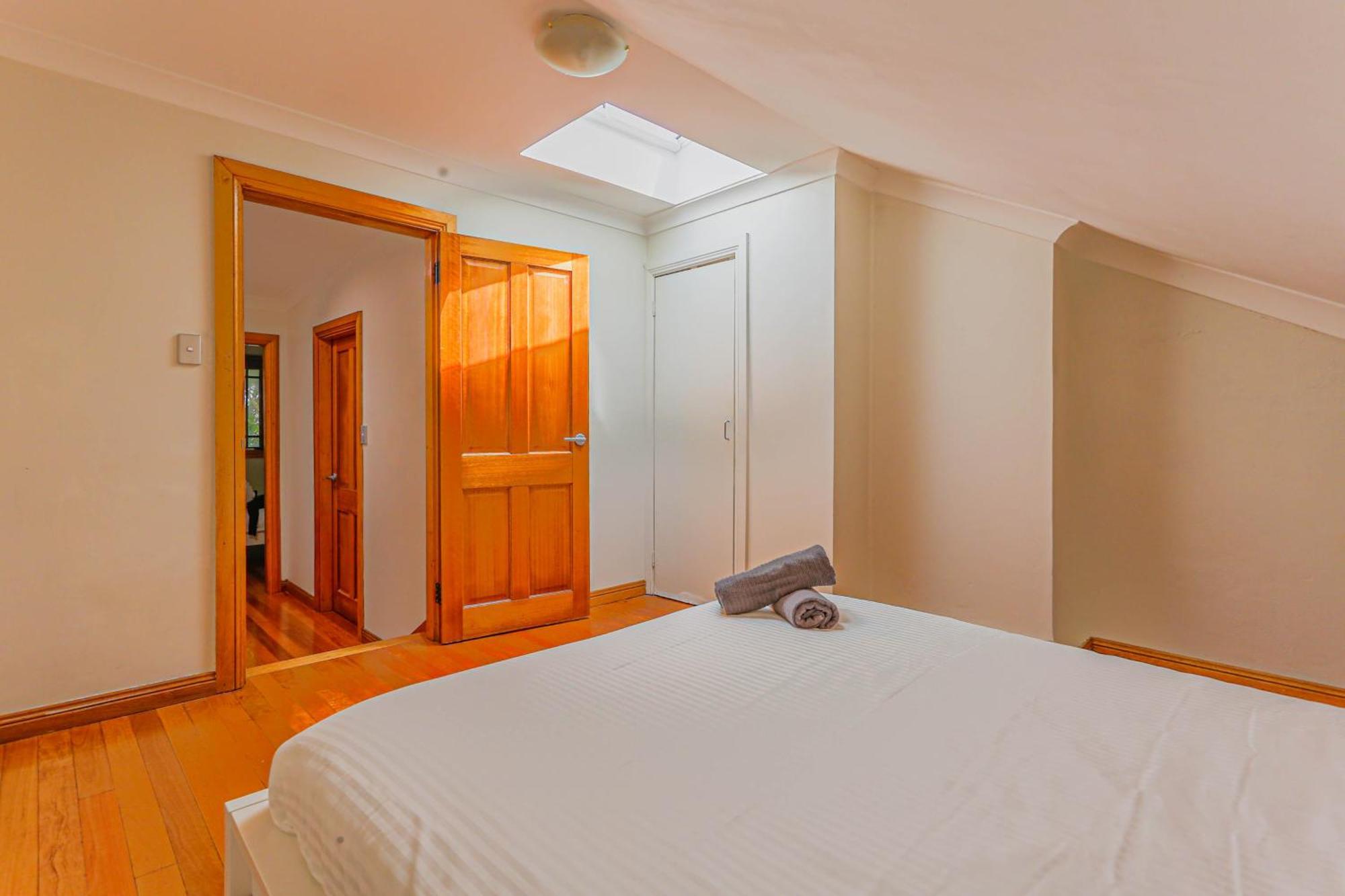 Comfortable 3 Bedroom House Pyrmont Holiday home