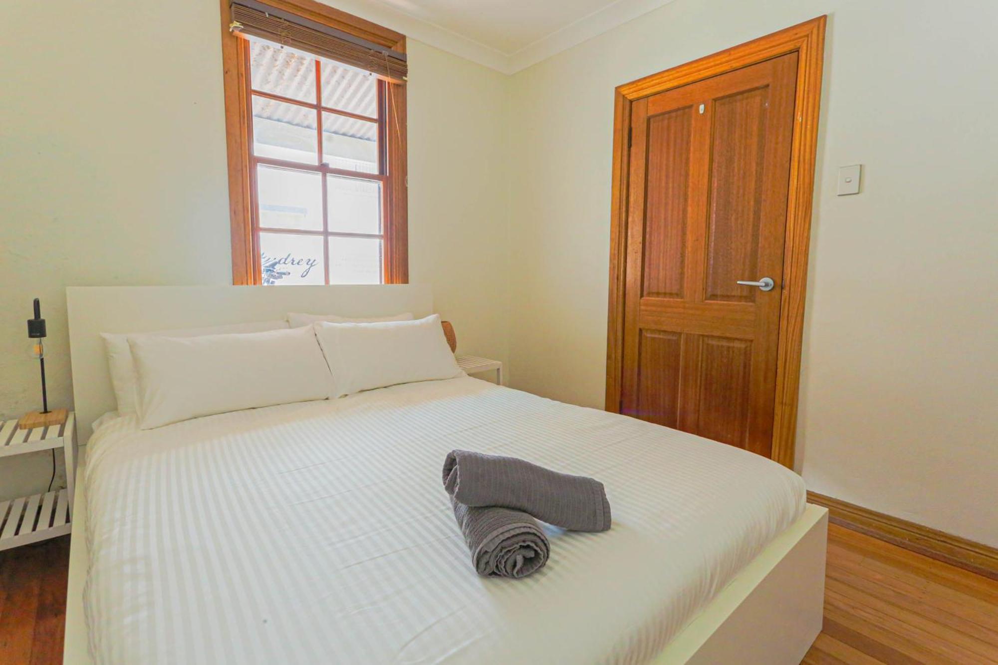 Comfortable 3 Bedroom House Pyrmont Holiday home *