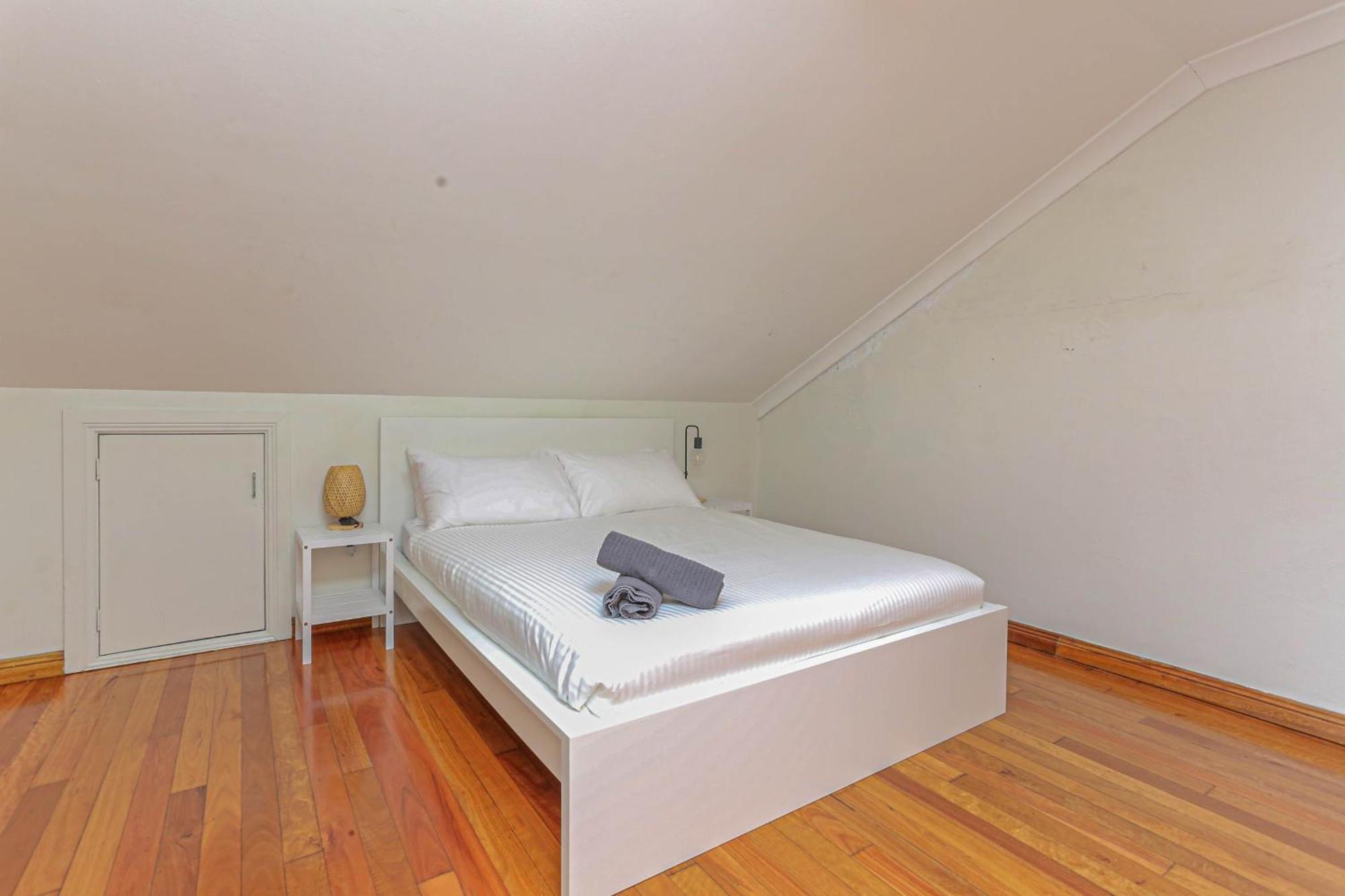 Holiday home Comfortable 3 Bedroom House Pyrmont Sydney