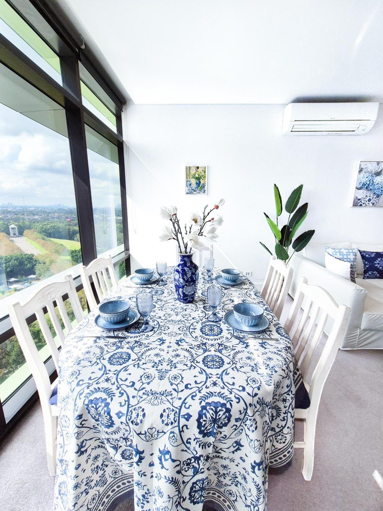 Apartment Hamptons Style 2br & Kid W View In Olympic Park Sydney