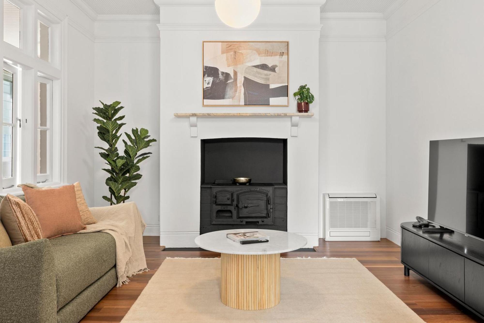2-4 Trinity Avenue Apartment *