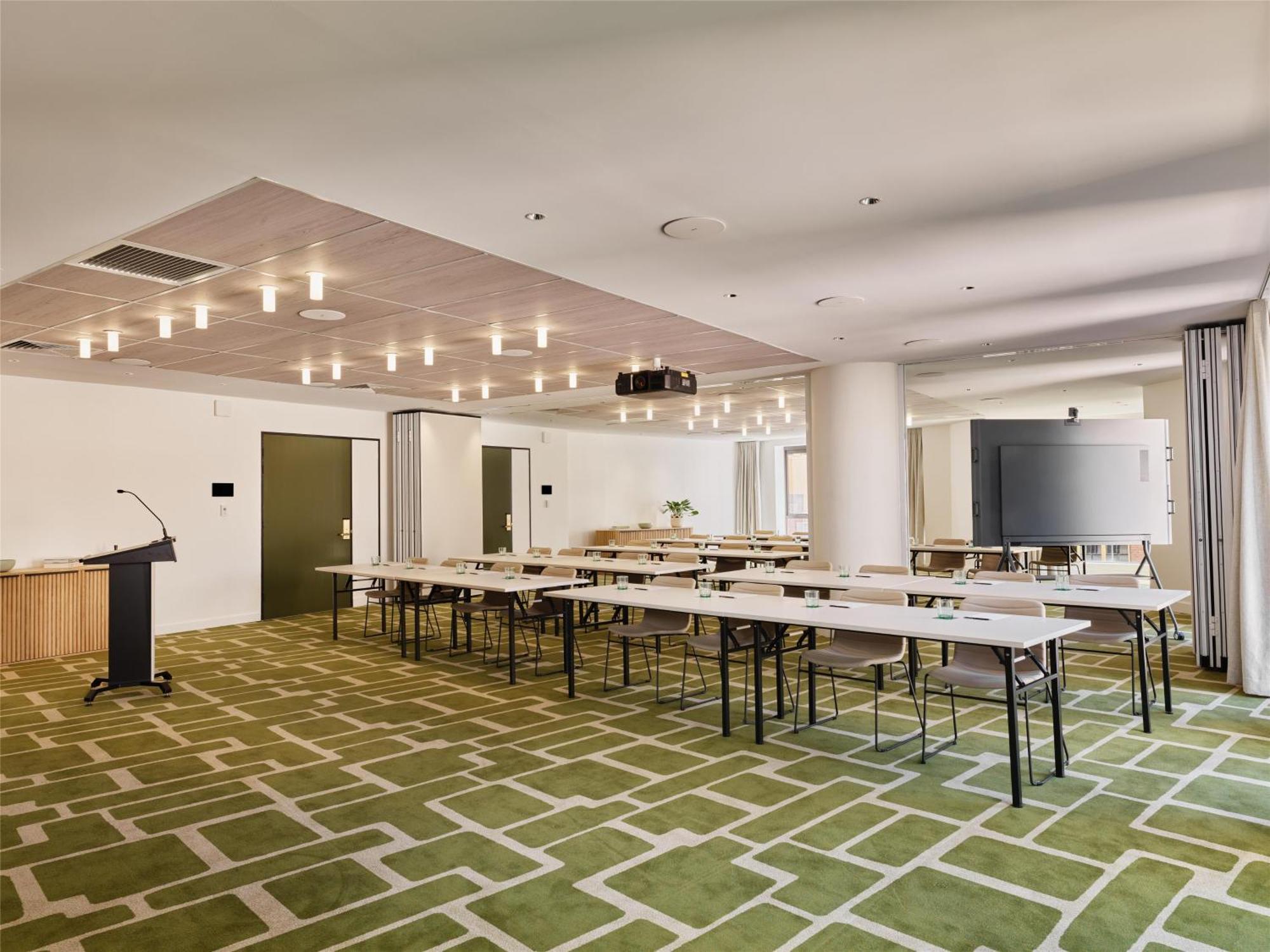 Adina Town Hall Aparthotel