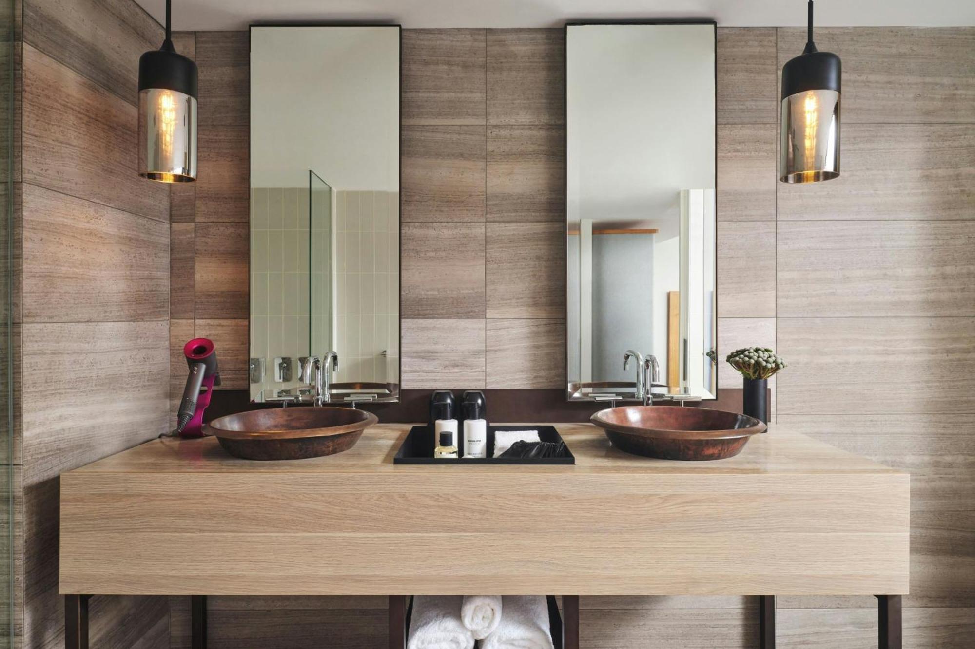 Pier One Harbour, Autograph Collection 5* Sydney