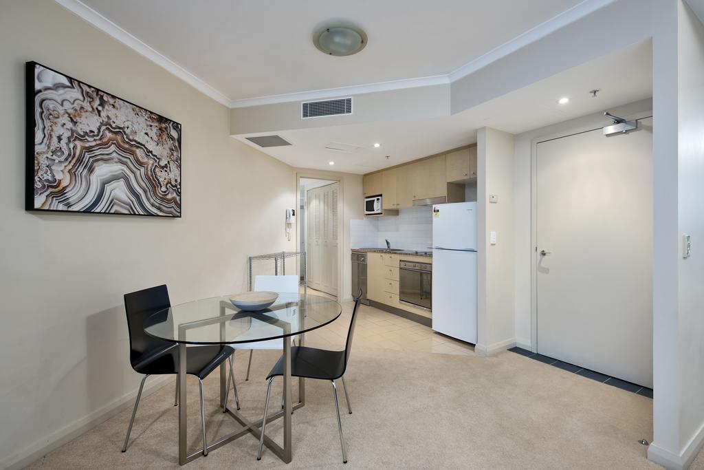 Aparthotel Astra Chatswood - Help Street Sydney