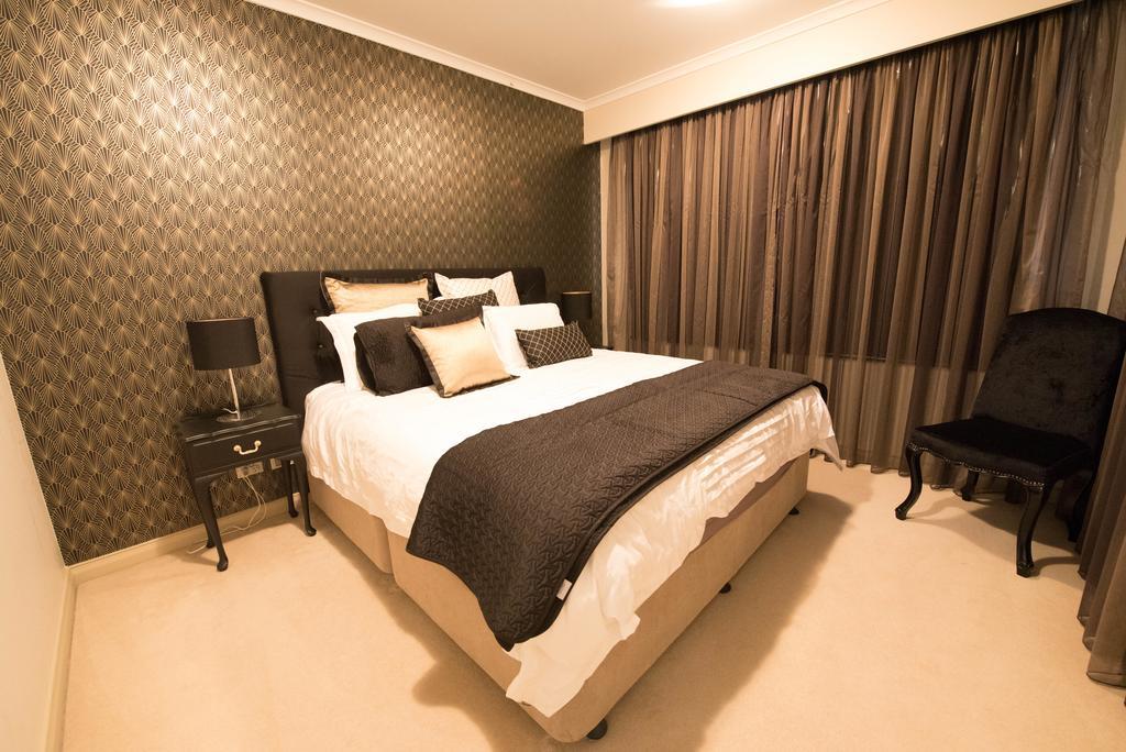 Darling Harbour Getaway