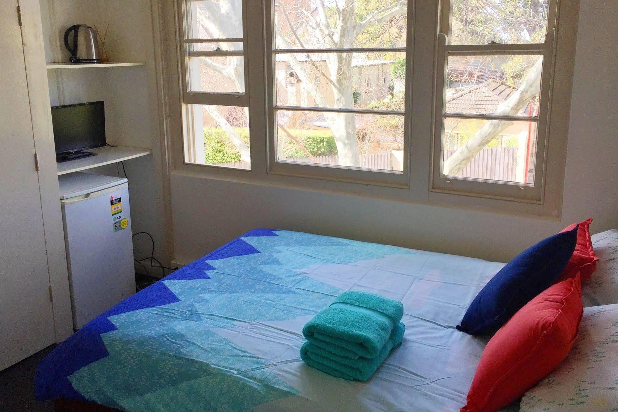 Hotel Carnarvon Kirribilli, 4*