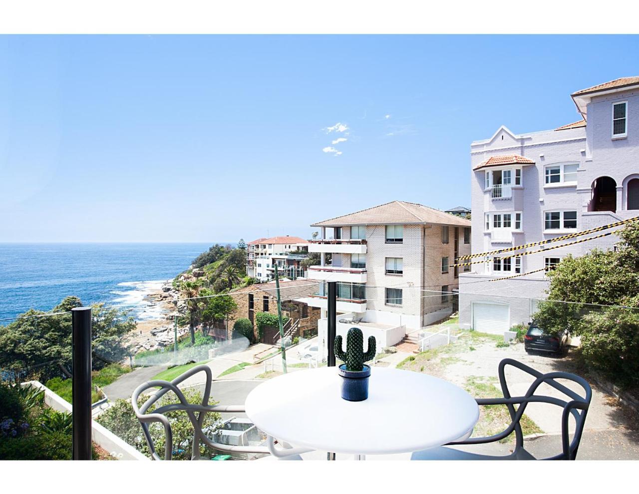 Apartment Stylish With Views Over Bondi Sydney