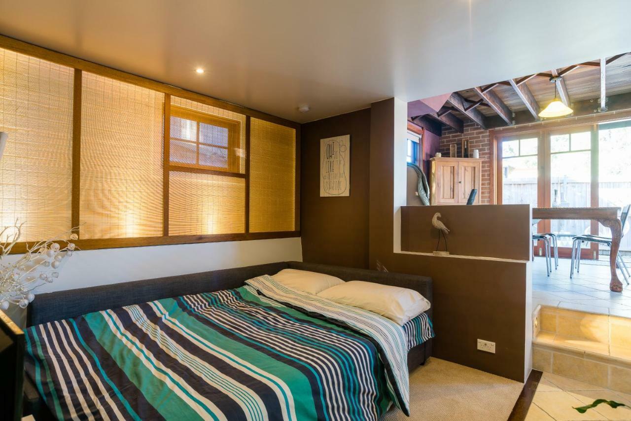 5 Stars & Airport Retreat