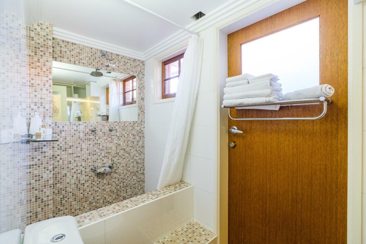 5 Stars & Airport Retreat *