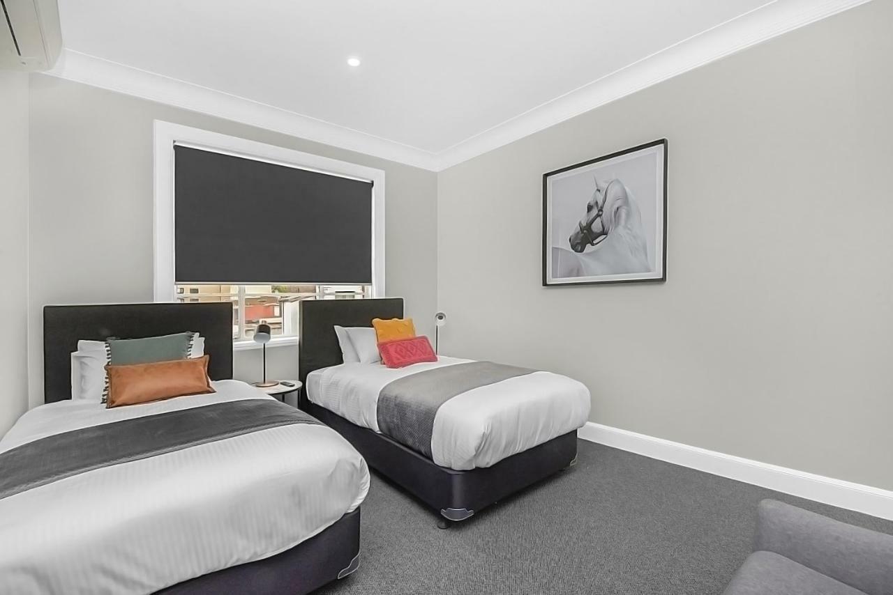 Horse And Jockey Homebush 2* Sydney