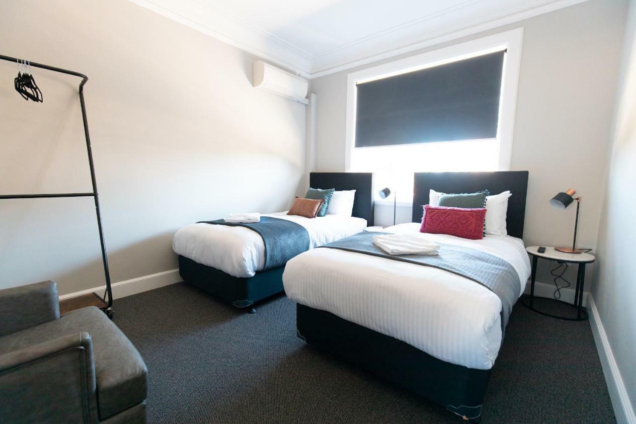 Horse And Jockey Homebush Hotel 2*