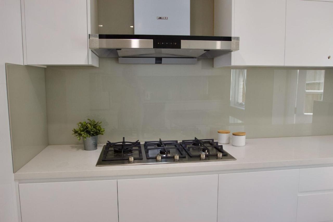 Hotel Carnarvon Kirribilli, 4*